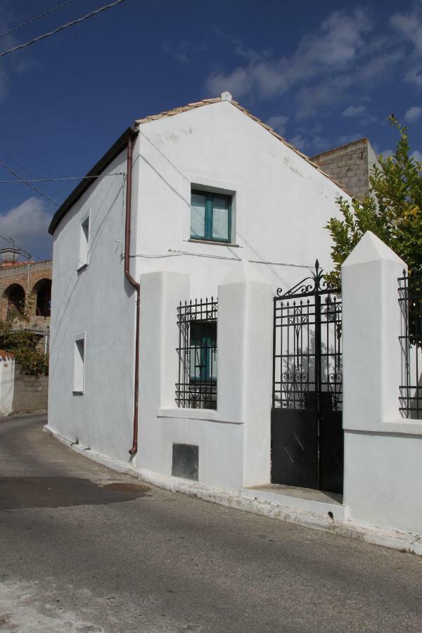 B&B Charme Sa Pardina Орроли Экстерьер фото
